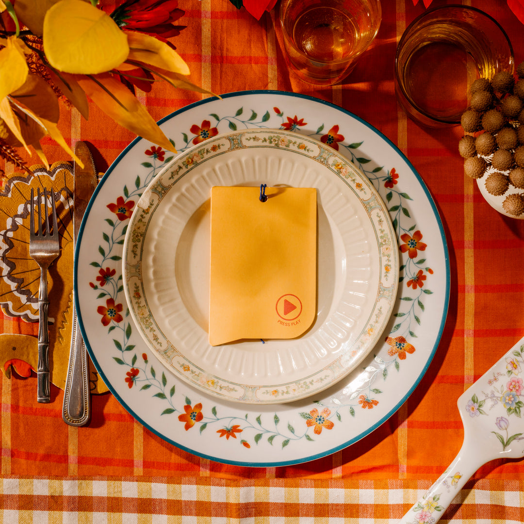 Elevate Your Thanksgiving Dinner with Creative Place Settings and Decor